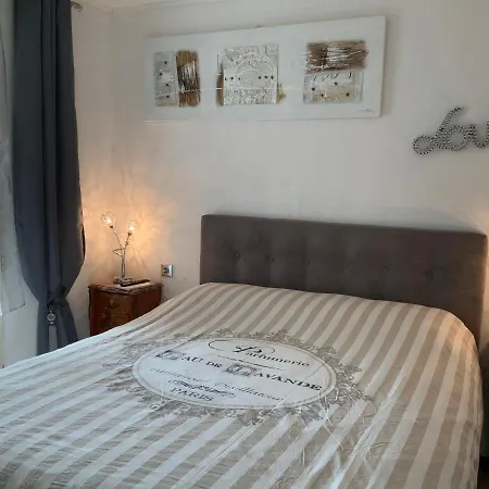 Magaly T4 A 50 M De La Et De Centre Avec Linge De Lit Et Menage Inclus *