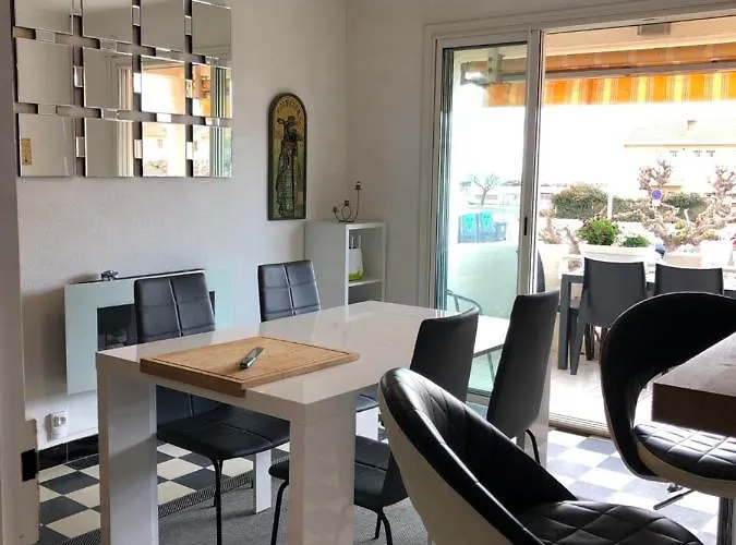 Apartment Magaly T4 A 50 M De La De Centre